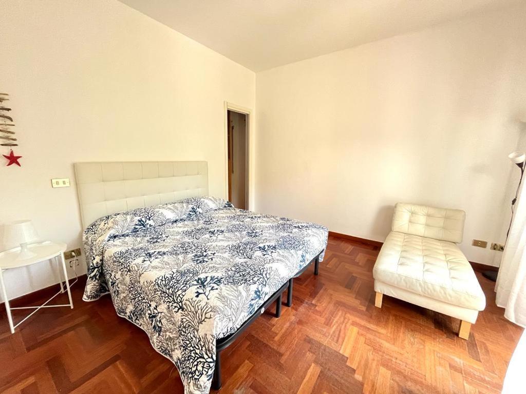 Pineta Apartament Tirrenia Exterior foto