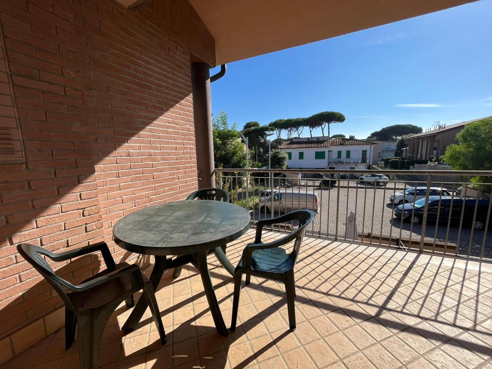 Pineta Apartament Tirrenia Exterior foto